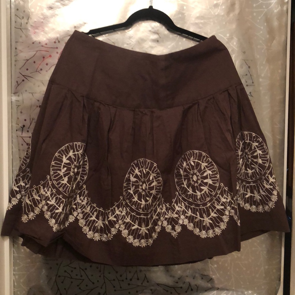 Cute A line embroidered brown skirt.